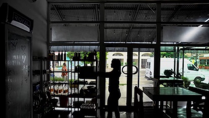 A CUBA SE LE ACABÓ LA LUZ