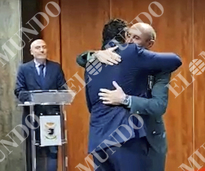 ALDAMA CONDECORADO POR “PROFUNDOS VALORES”. ¿EN SERIO?