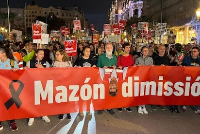 VALENCIA SE MANIFIESTA CONTRA MAZÓN Y ANDALUCIA POR LA VIVIENDA