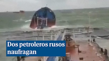 NAUFRAGIO DE DOS PETROLEROS CERCA DE CRIMEA