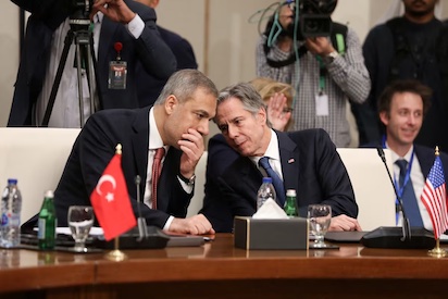 REUNION PARA ARREGLAR SIRIA, Y NO HAY SIRIOS