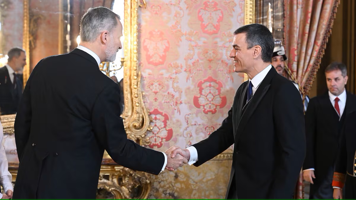 SÁNCHEZ: TIENE UN PUNTITO MÁS EN TODO, MENOS EN POLÍTICA EXTERIOR