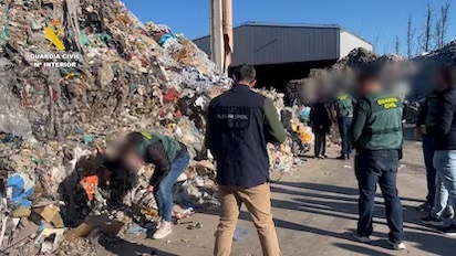 ITALIA NOS MANDA SU BASURA A NOSOTROS