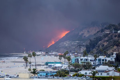 DE NUEVO, INCENDIO EN LOS ÁNGELES: ¿NO ES POSIBLE PREVENIR… NI EN EEUU?