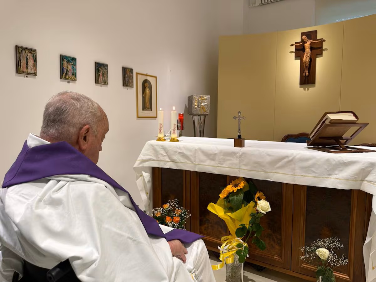 EL PAPA SALDRÁ MAÑANA A SALUDAR Y DAR LA BENDICIÓN