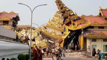 AUMENTAN LOS MUERTOS DEL TERREMOTO