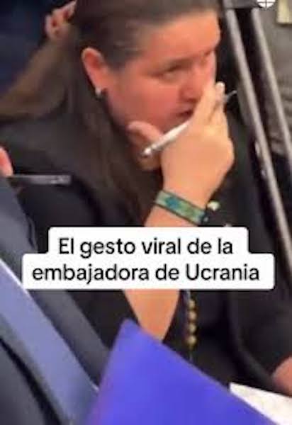 TRUM OZELENSKI EMBAJADORA