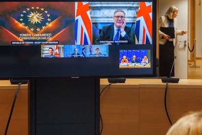 Y MIENTRAS… EUROPA ¿A QUÉ ASPIRA?