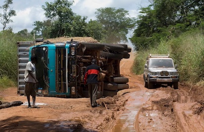 ACCIDENTES EN AFRICA: MATAN MÁS QUE LA GUERRA