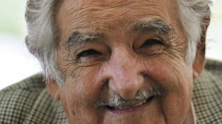 BUEN VIAJE A UN ICÓNICO EX MANDATARIO. ¡TODO UN PRESIDENTE!
