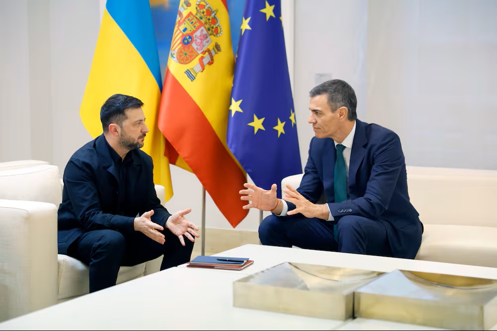 ESPAÑA DA POR HECHO QUE LA GUERRA SEGUIRÁ (ZELENSKI ABOGA POR ELLO) Y LE FINANCIA 100 MILLONES PARA ARMAMENTO