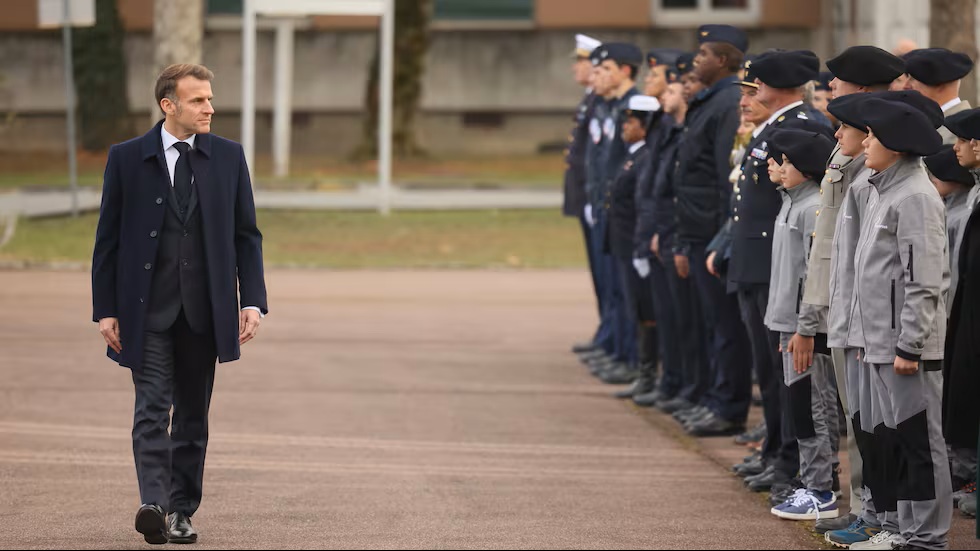 VUELVE EL SERVICIO MILITAR EN FRANCIA POR "LA SED DE COMPROMISO" ANTE EL PELIGRO
