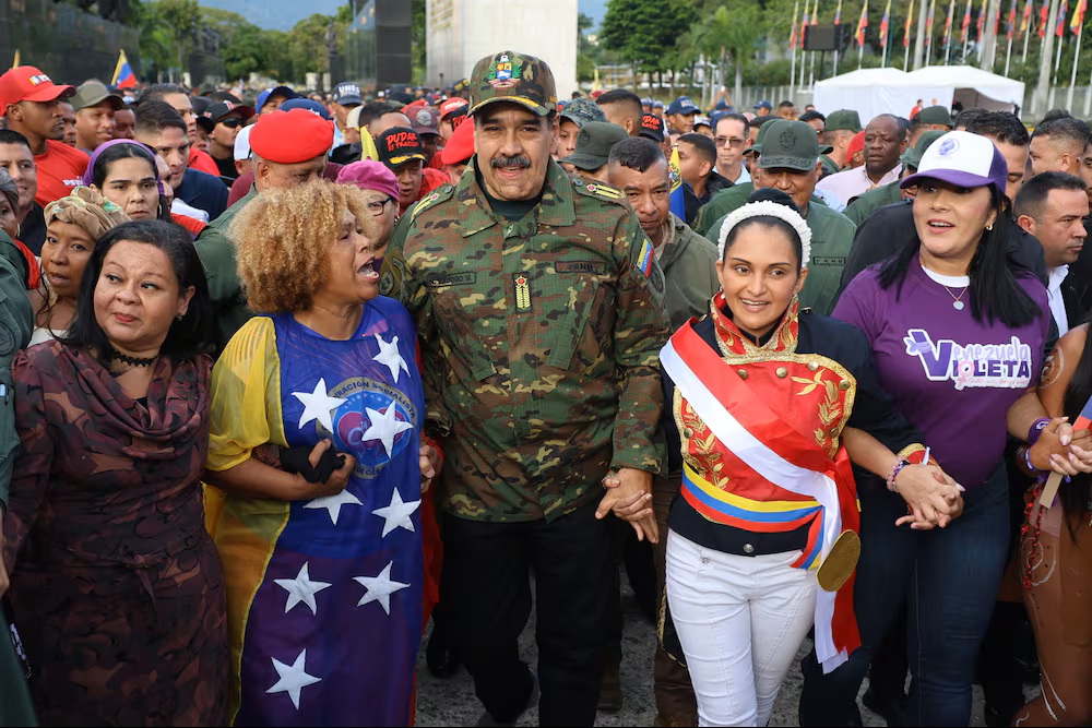 MADURO CIERRA EL PASO A DIVERSAS COMPAÑÍAS AÉREAS MIENTRAS SE RUMOREA QUE TRUMP ACCEDERÍA A HABLAR CON ÉL