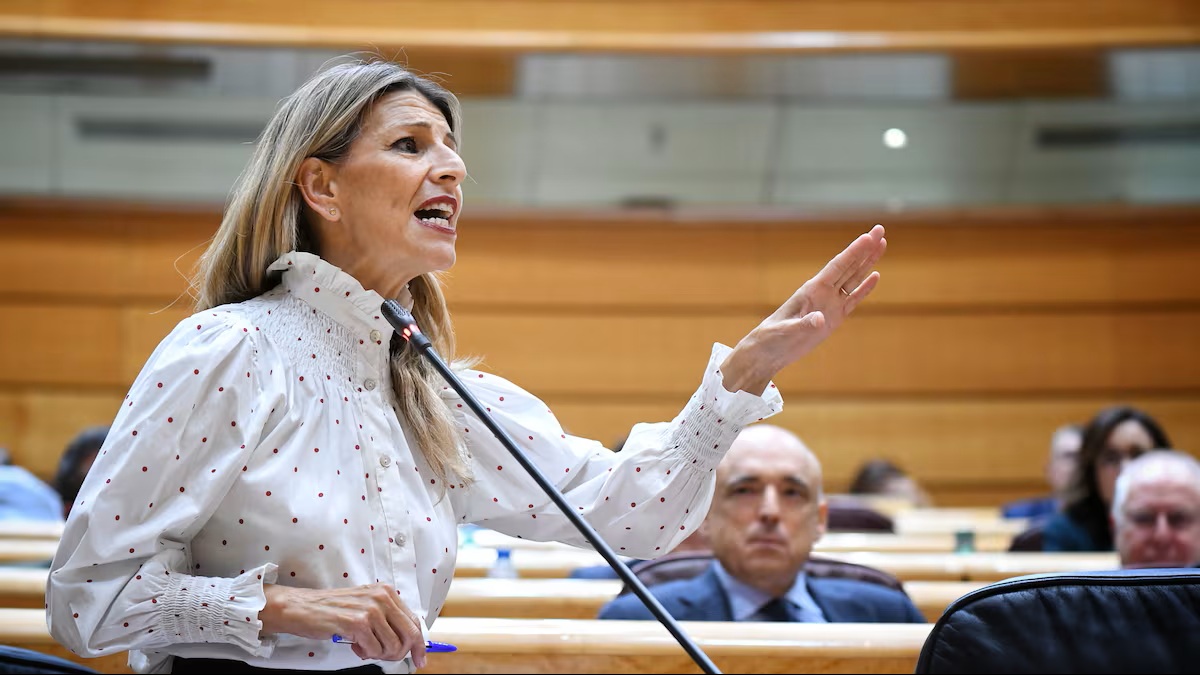 APLAUSOS EN LA BANCADA DEL PP A LA VICEPRESIDENTA YOLANDA DÍAZ