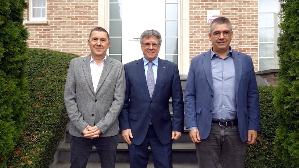OTEGI Y PUIGDEMONT, YOGURT Y KETCHUP, JUNTITOS EN BÉLGICA