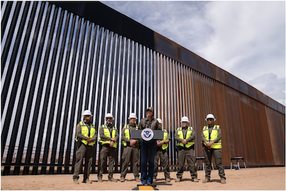 Estados Unidos pintará de negro el muro en la frontera sur para que se caliente y sea más difícil escalarlo