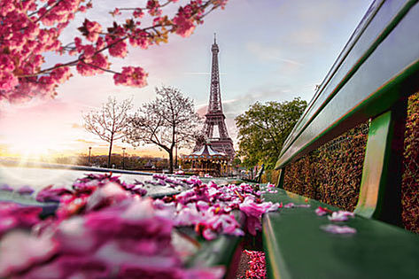 PARIS BIEN MERECE……