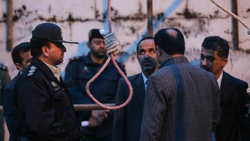 IRAN CONDENA A UN ESPIA DE LA CIA A MUERTE