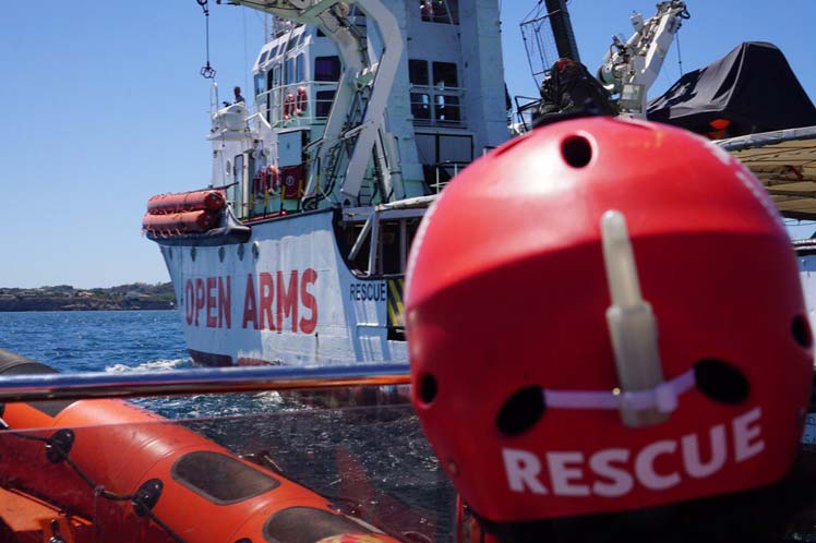 DE NUEVO EL OPEN ARMS SATURADO DE RESCATADOS
