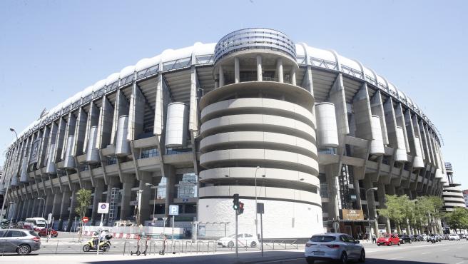 fachada y alrededores del estadio santiago bernabeu de madrid