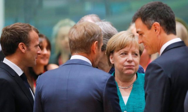 pedro sanchez durante una de las reuniones de los jefes de estado y de gobierno de la ue 1 640x384