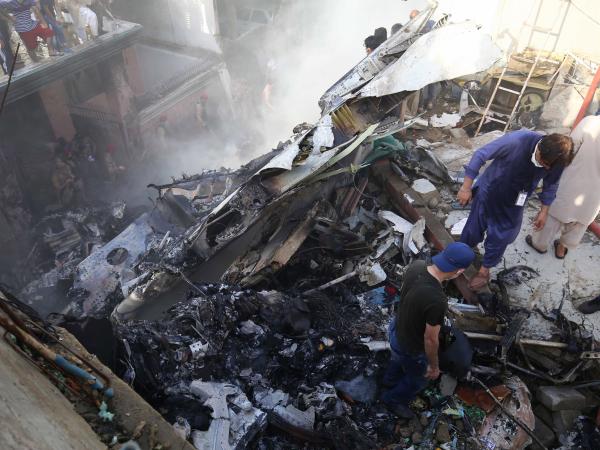 ACCIDENTE AEREO EN PAKISTÁN