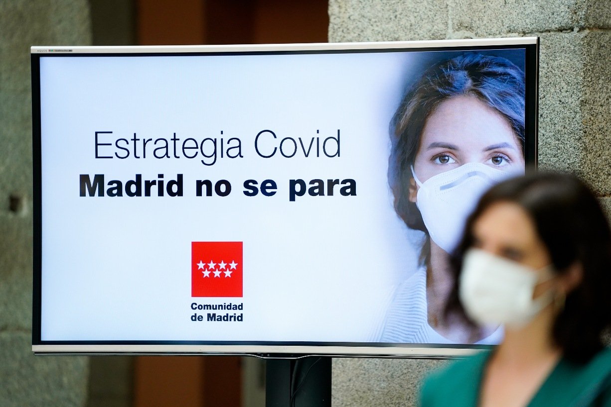 ayuso mascarilla cartilla covid