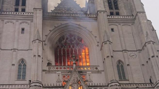 INCENDIO EN LA CATEDRAL DE NANTES