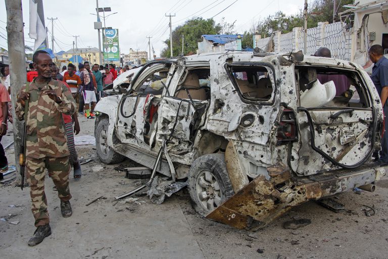 MUERTE EN MOGADISIO: SUMA Y SIGUE