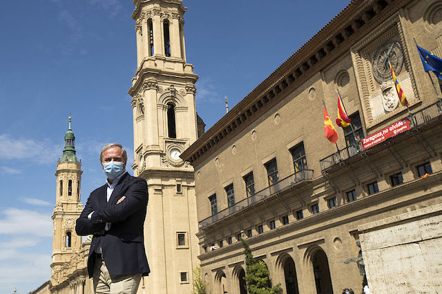 ALCALDES, EXIGIENDO… CON UN PAR DE….