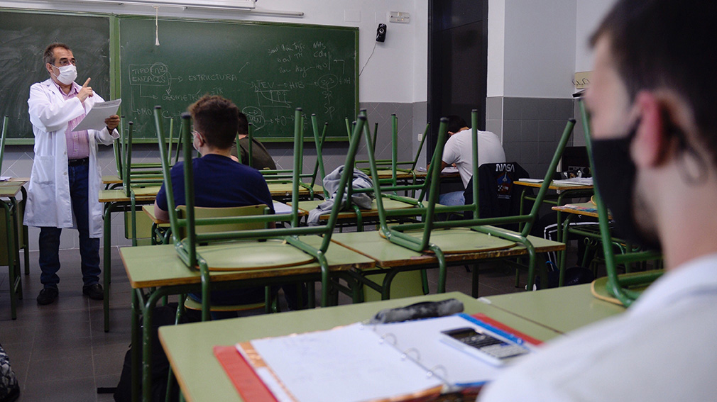 EL SISTEMA EDUCATIVO ESPAÑOL SIGUE EN CAÍDA LIBRE