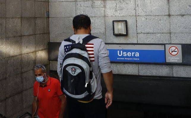 acceso a la estacion de metro de usera uno de los barrios afectados por las restricciones sanitarias este martes en madrid efeballesterosarchivo 16 643x397