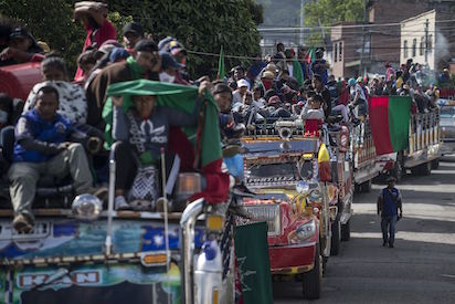 UNA CARAVANA DECIDIDA A CONTAGIAR A TODO EL MUNDO