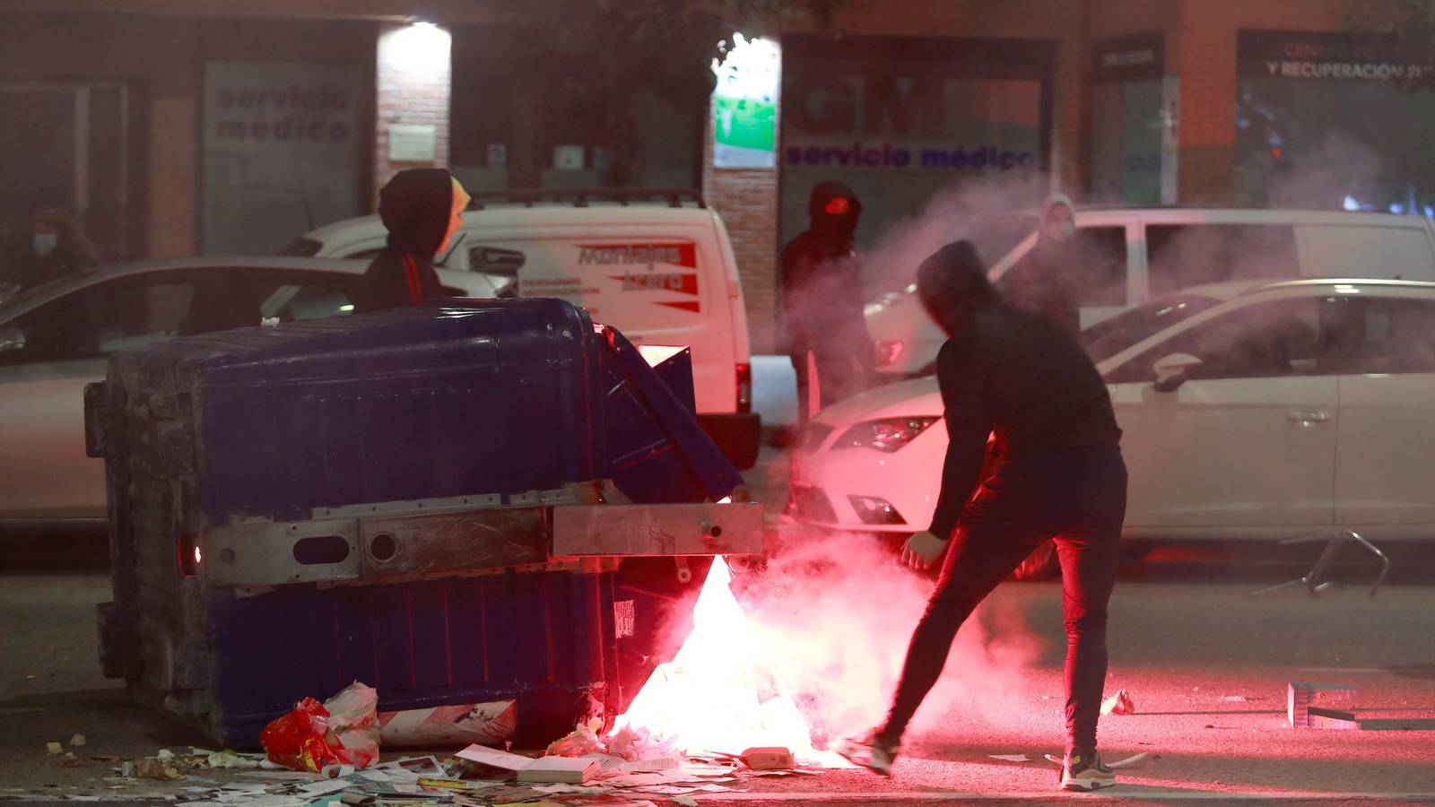 disturbios en varias ciudades de espana en el primer fin de semana de la alarma