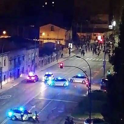 la policia retrocede ante el ataque de los violentos en gamonal burgos 6075582