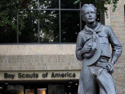 mas de 92 000 ex boy scouts denuncian abusos sexuales dentro de la organizacion