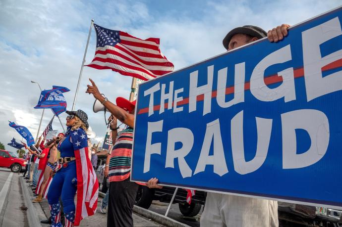 TRUMP RESISTE HASTA EL ÚLTIMO CARTUCHO