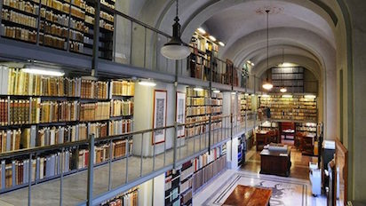 LA INFORMÁTICA PONE EN PELIGRO LA BIBLIOTECA DEL VATICANO