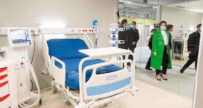 diaz ayuso inaugura el hospital enfermera isabel zendal